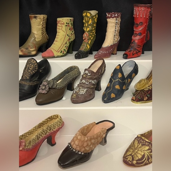 Miniature Shoe & Boot Collectibles - Lot of 13 + Free Frame - Picture 7 of 10